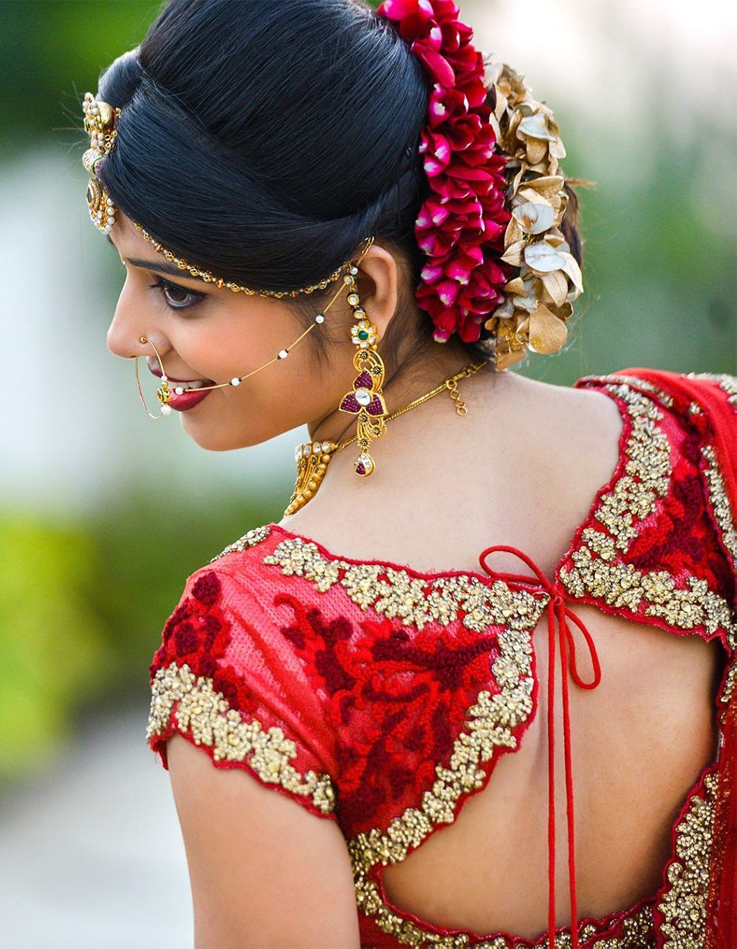 brides essentials red saree pellipoolajada hairstyle indianbride3