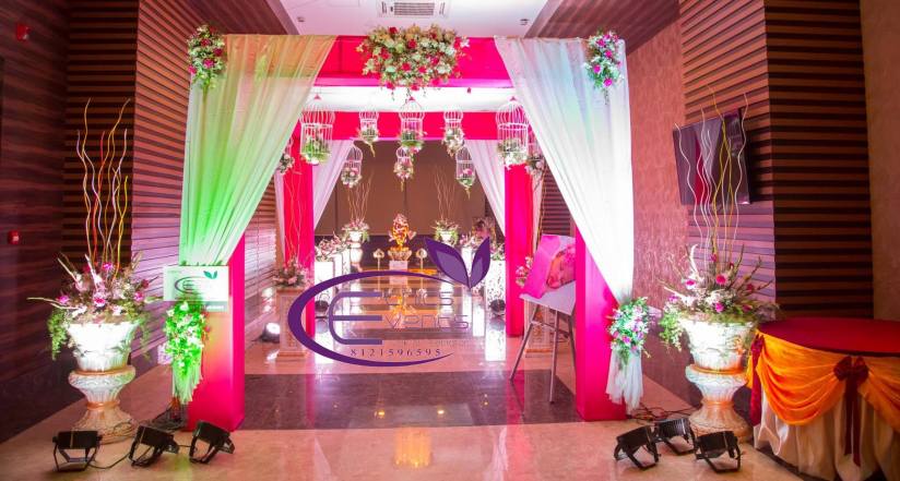 Wedding Entrance Decoration Ideas.First impressions are so important, especially when it comes to making the grand entrance on your wedding day!
